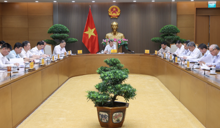 Thủ tướng Lê Minh Hưng: Cắt giảm tối đa các khâu trung gian, giảm chi phí, bảo đảm đủ xăng dầu trong mọi tình huống