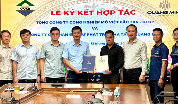 VVMI ký hợp đồng tiêu thụ 500.000 m³ đất đá thải mỏ Khánh Hòa