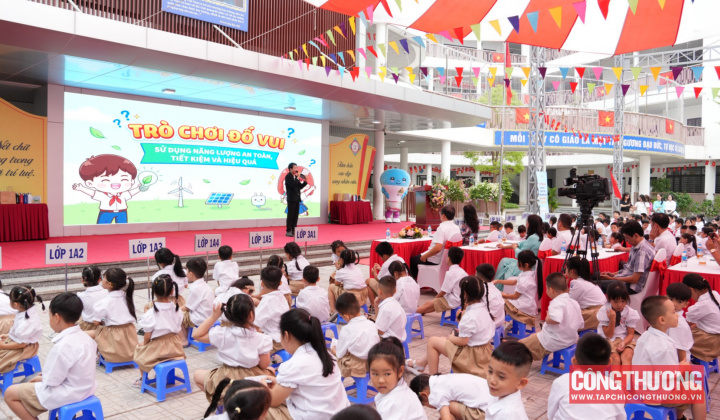 Gần 1.000 học sinh Hà Nội được trang bị kiến thức sử dụng năng lượng tiết kiệm, hiệu quả