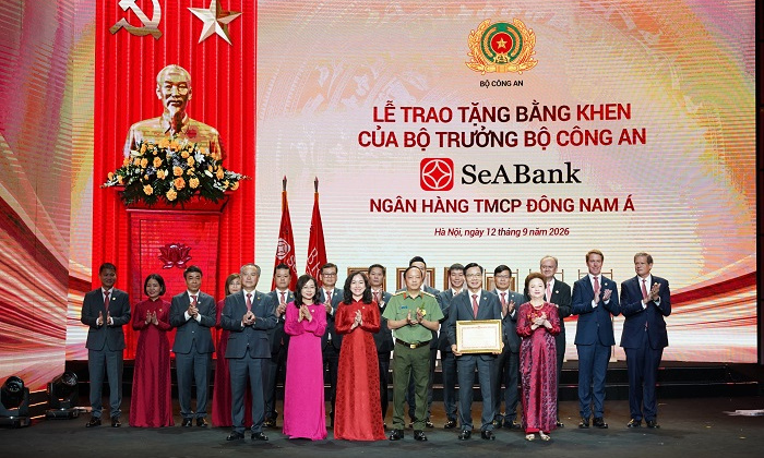 Ngân hàng SeABank đón nhận Huân chương Lao động hạng Nhất