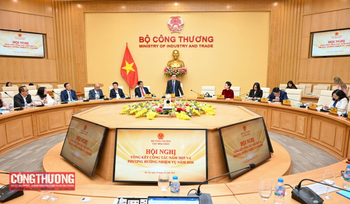 Bộ Công Thương quy định chức năng, nhiệm vụ, quyền hạn và cơ cấu tổ chức của Cục Hóa chất