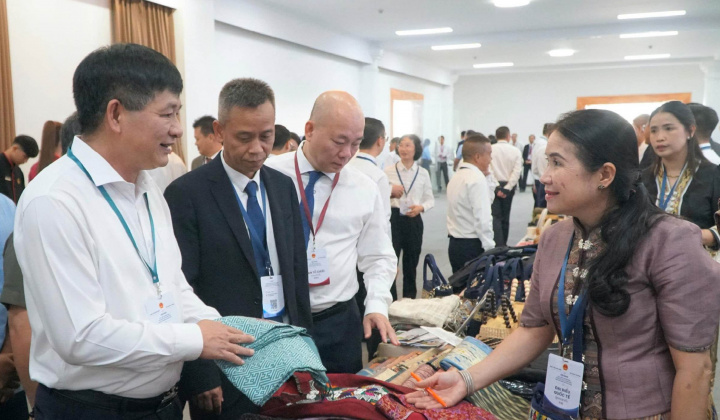 Thúc đẩy kết nối thương mại biên mậu Việt Nam - Lào - Trung Quốc trong kỷ nguyên số và thương mại xanh