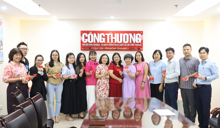 Chi hội Nhà báo Tạp chí Công Thương kiện toàn Ban Thư ký nhiệm kỳ 2026 - 2028 và phát thẻ cho 22 nhà báo trong đợt 1