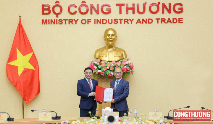 Trao Quyết định bổ nhiệm Thứ trưởng Bộ Công Thương Lương Hoàng Thái