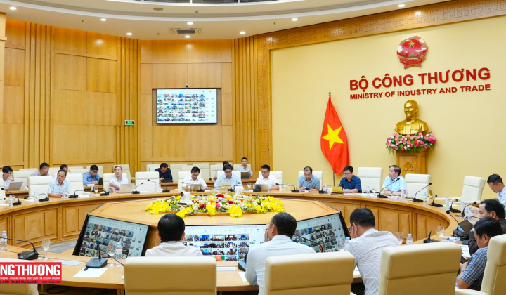 Bộ Công Thương thúc đẩy phát triển điện mặt trời mái nhà, hoàn thành mục tiêu trước mùa khô năm 2027