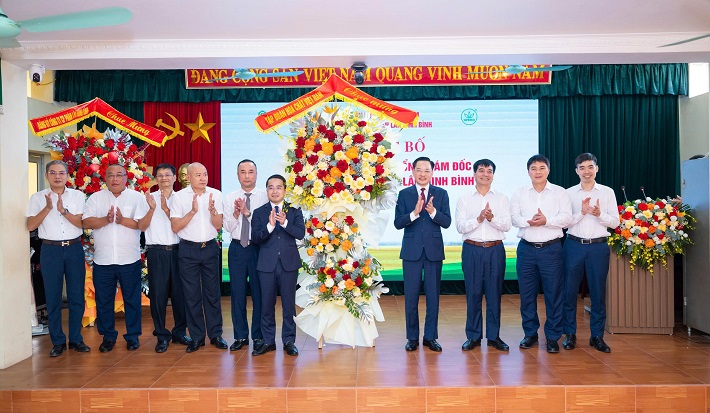 Trao Quyết định bổ nhiệm tân Tổng Giám đốc NIFERCO Trần Thắng