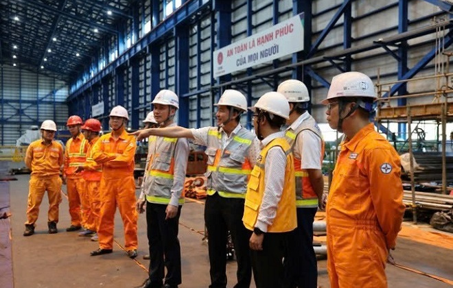 Lãnh đạo Công ty Nhiệt điện Mông Dương thăm, động viên lực lượng đại tu tổ máy S2 dịp Quốc khánh