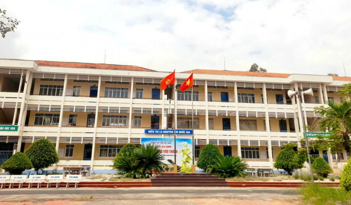 Trường THPT Trần Văn Thành: Hướng tới mục tiêu phát triển toàn diện bền vững