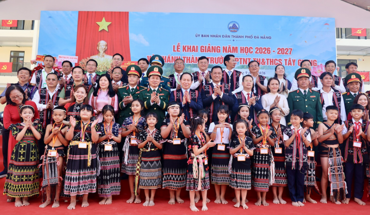 Phó Thủ tướng Lê Tiến Châu dự Lễ khánh thành Trường Phổ thông Dân tộc nội trú TH&THCS Tây Giang, Đà Nẵng