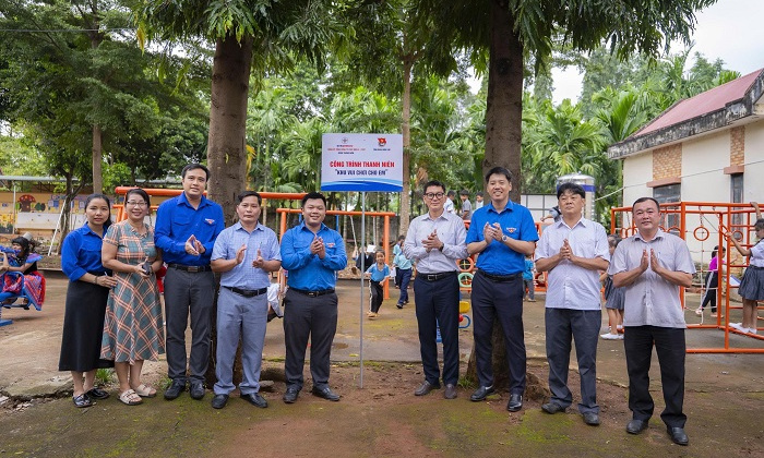 EVNGENCO3: Thắp sáng đường quê, gieo thêm niềm vui tại Đắk Lắk