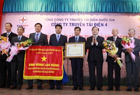 Công ty Truyền tải điện 4 đón nhận danh hiệu Anh hùng