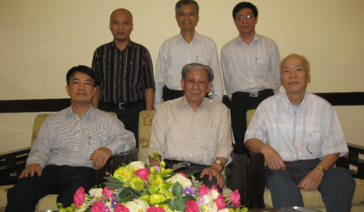 Viện trưởng Viện Năng lượng nguyên tử Việt Nam tiếp ông Y.Iwakoshi