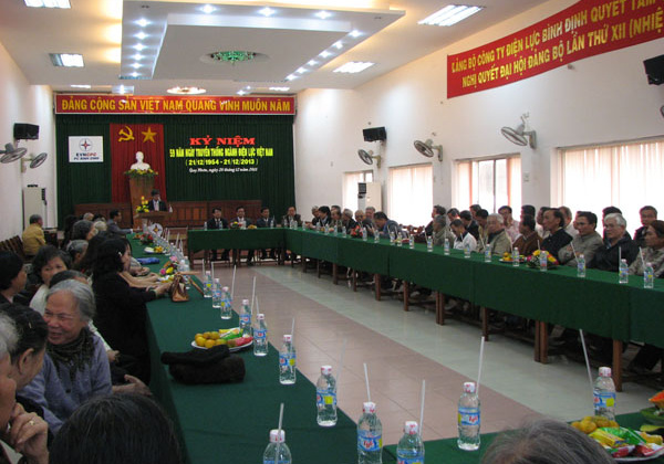 PC Bình Định: Họp mặt truyền thống ngày thành lập ngành Điện