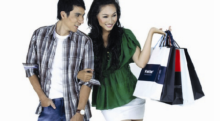 Phong cách trẻ - sắc thái mới của thời trang Việt Tiến