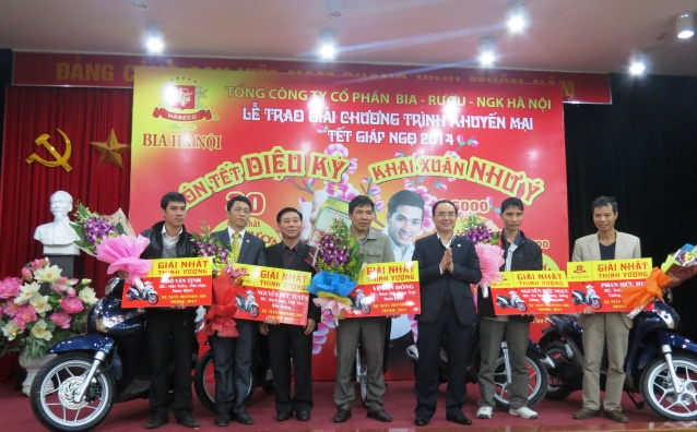 Bia Hà Nội  trao giải Chương trình khuyến mại Tết Giáp ngọ 2014 đợt 1