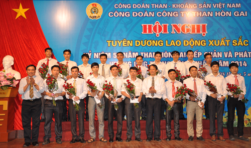 Công đoàn Công ty than Hòn Gai: Tuyên dương lao động xuất sắc nhân Tháng Công nhân 2014