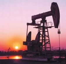 Giá dầu thô Brent giảm xuống mức thấp nhất kể từ năm 2012