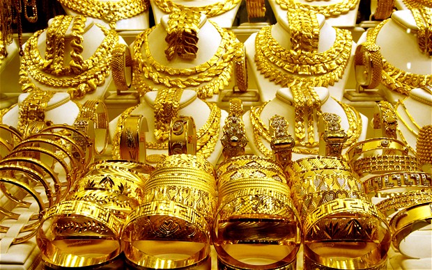 Giá vàng giảm do tỷ lệ ủng hộ SNB tăng dự trữ vàng giảm