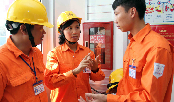 EVN HANOI đạt giải Nhất toàn đoàn Hội thi thợ giỏi khối phân phối EVN năm 2014