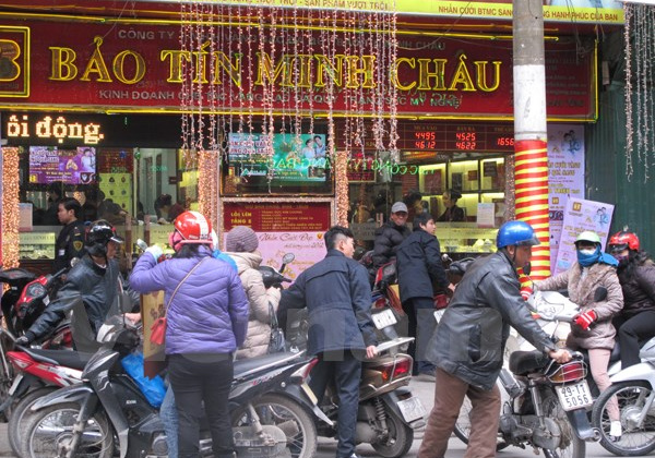 Lực đẩy từ thị trường thế giới yếu dần, vàng SJC quay đầu giảm nhẹ