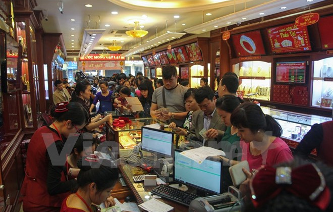 Đầu tuần, vàng thế giới tăng mạnh nhưng trong nước chỉ nhích nhẹ