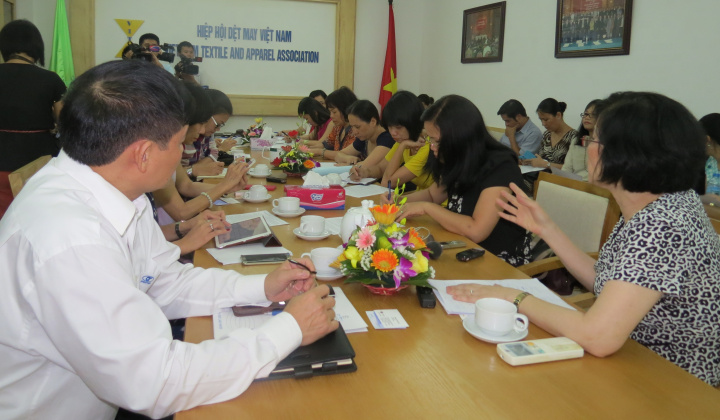 Hiệp hội Dệt May Việt Nam nêu quan điểm về vấn đề tăng lương tối thiểu chỉ nên ở mức 6%
