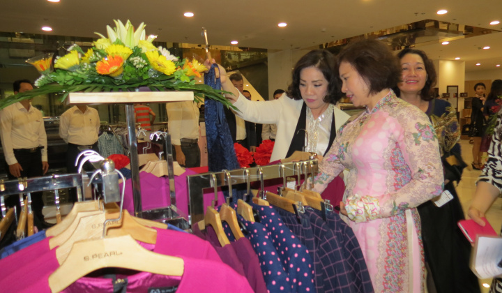 May Đức Giang khai trương Showroom thứ 3 chuyên về thời trang may mặc tại Hà Nội