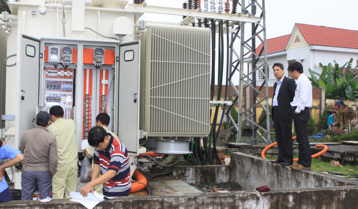 Đóng điện dự án nâng công suất tại TBA 220 kV Hòa Khánh