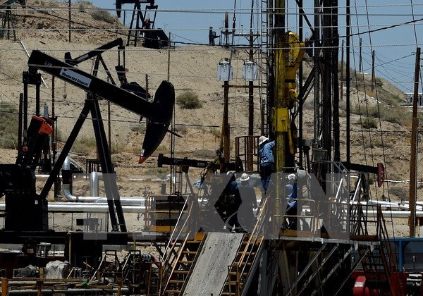 Giá dầu WTI của Mỹ chạm mức cao nhất kể từ giữa 2015