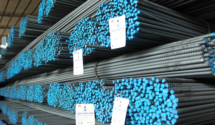 Một chữ V, bốn trụ cột