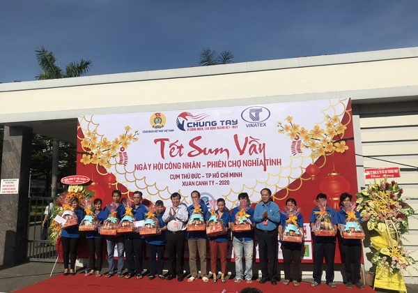 Tết Sum vầy cho công nhân ngành Dệt May Việt  Nam