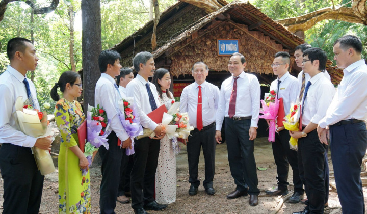 EVNSPC kết nạp 12 đảng viên tại khu di tích đặc biệt quốc gia Tà Thiết