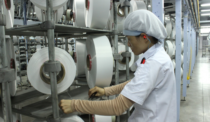 Nhà máy Xơ sợi Đình Vũ đưa ra thị trường gần 2.000 tấn sợi DTY