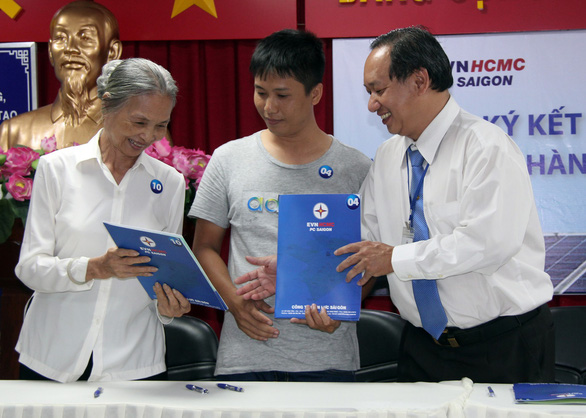 Người dân TP.HCM lắp điện mặt trời sắp được trả tiền điện