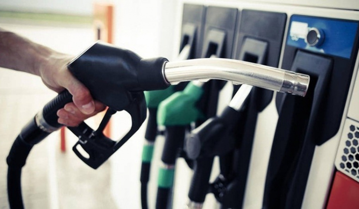 Tiếp tục cắt giấy phép để thêm doanh nghiệp xăng dầu