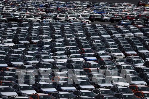 Tổng thống Mỹ tiếp tục cảnh báo áp thuế với ôtô nhập từ EU