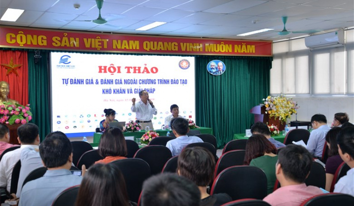 Tự đánh giá và đánh giá ngoài chương trình đào tạo từ góc nhìn của nhà trường và đơn vị kiểm định