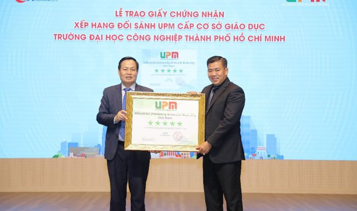 IUH: Lễ công bố quyết định, trao giấy chứng nhận đạt chuẩn kiểm định cấp cơ sở Giáo dục và xếp hạng đối sánh UPM