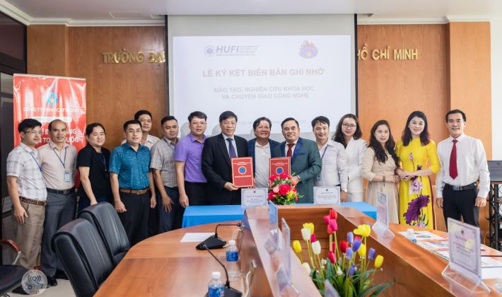 HUFI: Ký kết hợp tác ra mắt sản phẩm  “Mỳ trái cây thanh long công nghệ Nano”