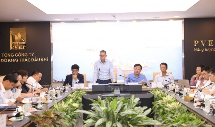Lãnh đạo Petrovietnam làm việc với PVEP về chương trình giám sát hoạt động SXKD năm 2022