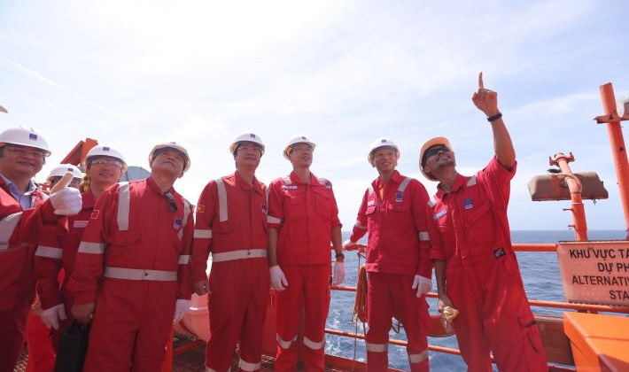 Lãnh đạo PVEP, CĐ DKVN chúc Tết cán bộ, người lao động giàn Đại Hùng 01