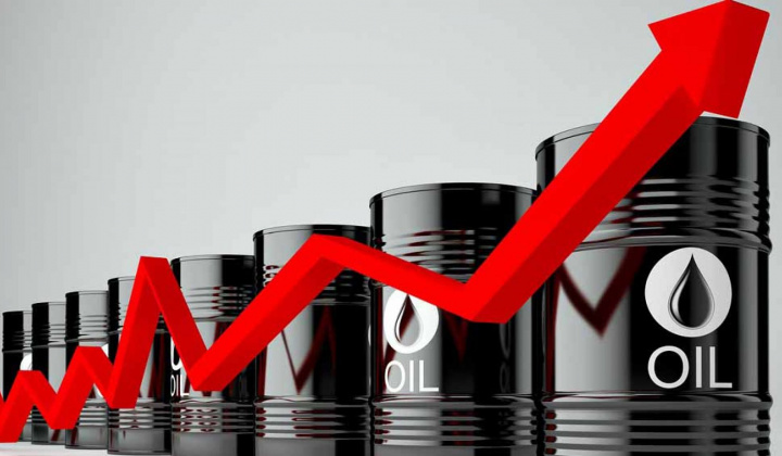 Mỹ trừng phạt Iran khiến giá dầu tăng mạnh