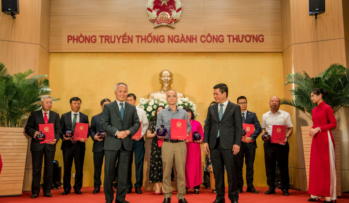Xây dựng Phòng Truyền thống Bộ Công Thương: VNSTEEL “của một đồng công một nén”
