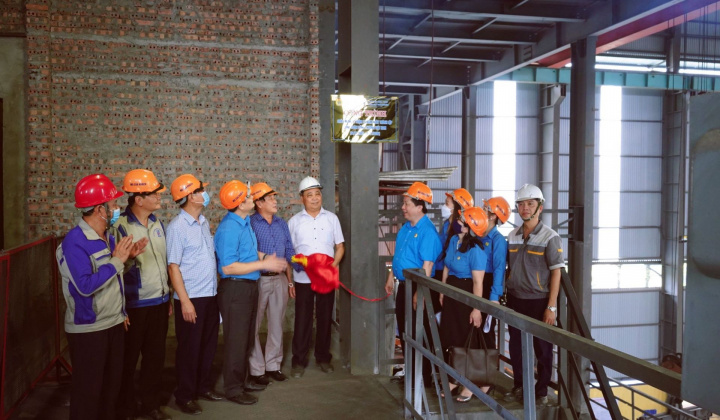 Công đoàn VNSTEEL: Thưởng 15 triệu cho công trình hiệu chỉnh, sấy lò, sản xuất thử dây chuyền sản xuất ferosilic 12.000 tấn/năm