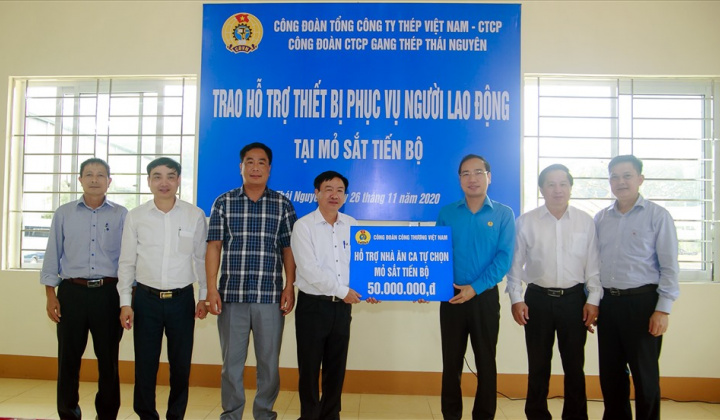 Mỏ sắt Tiến Bộ đã có nhà ăn ca tự chọn