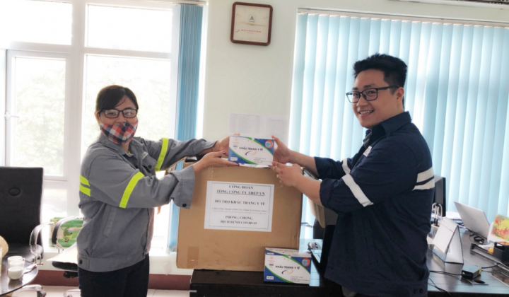 Công đoàn Tổng công ty Thép Việt Nam: Tặng 2.000 khẩu trang cho NatSteelVina