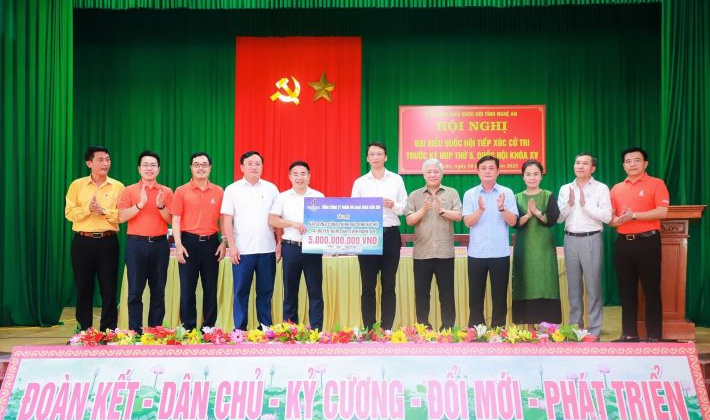 PVEP: Phát động trồng cây xanh và trao tài trợ an sinh xã hội tại tỉnh Nghệ An