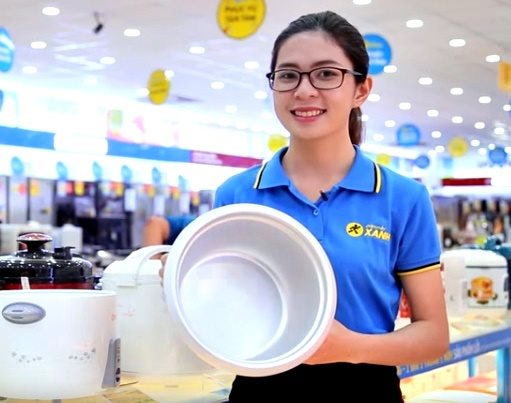 Hàng loạt đại gia thép, bán lẻ công nghệ hối hả tìm “vùng vịnh xanh” tránh bão