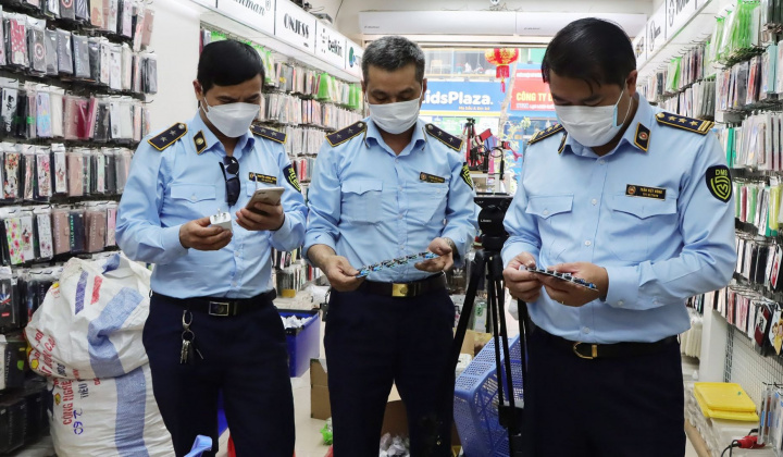 Hà Nội: Thanh, kiểm tra gần 2.000 vụ buôn lậu, gian lận thương mại trong tháng 5