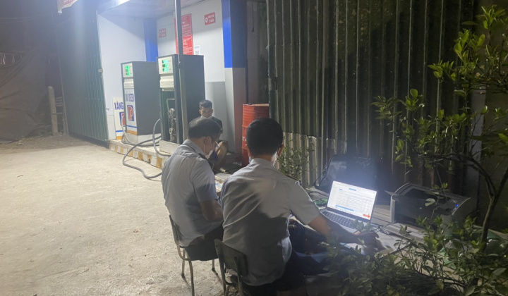 QLTT Hà Nội: Tiếp tục phát hiện, xử lý 2 vụ vi phạm các quy định trong hoạt động kinh doanh xăng dầu